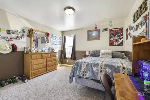 Bedroom - 256 E 265 Ln N, Rupert, ID 83350 photo 2 of 5