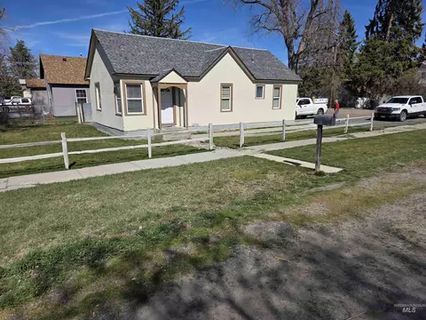506 5th Ave E, Gooding, ID 83330 photo 2