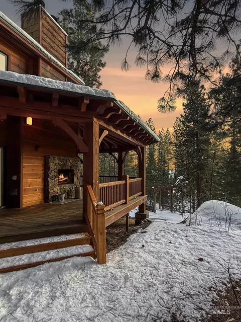Exterior - 4 Chino Spur, Cascade, ID 83611 photo 4 of 10