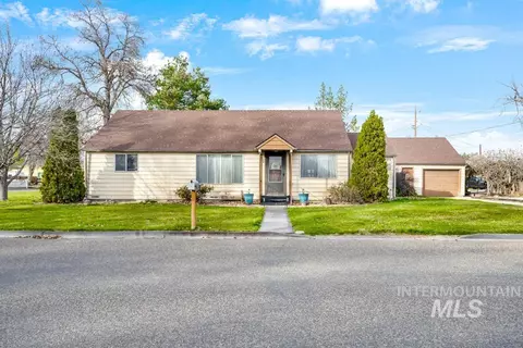 489 NW 4th Ave, Ontario, OR 97914