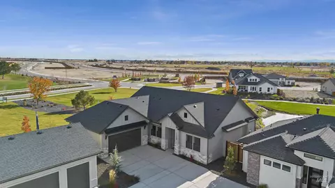 11329 S Corballis Ln, Kuna, ID 83634