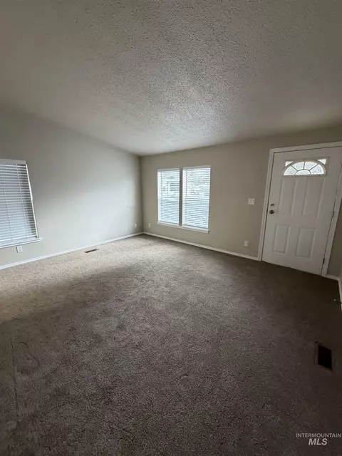 Living - 815 E Liberty, Weiser, ID 83672 photo 1 of 3