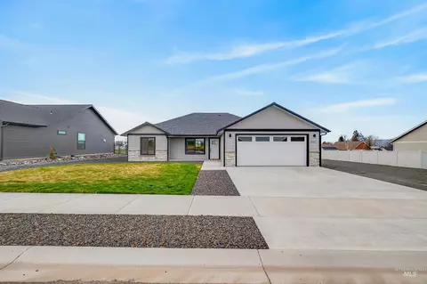 3732 Skyview Dr, Lewiston, ID 83501