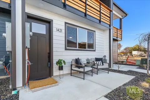 1457 N Bluffs Ridge Ln, Boise, ID 83704