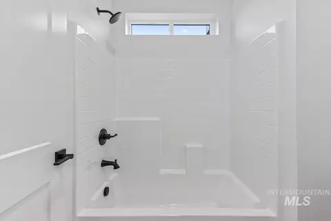 Bath - 5957 W Domford Ln, Eagle, ID 83616 photo 3 of 3