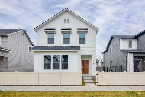 6714 W Redwood Creek Dr, Meridian, ID 83646