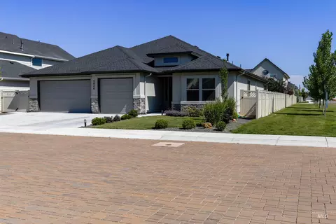 3824 W Lesina Dr, Meridian, ID 83646