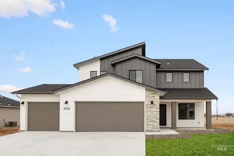 5256 E Phelps Lake Dr, Nampa, ID 83687