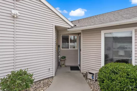 9755 W Woodland Ln, Boise, ID 83704