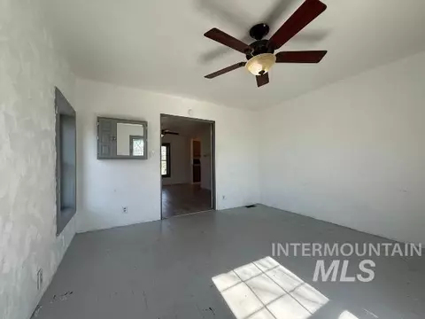 Living - 902 E Main, Weiser, ID 83672 photo 5 of 5