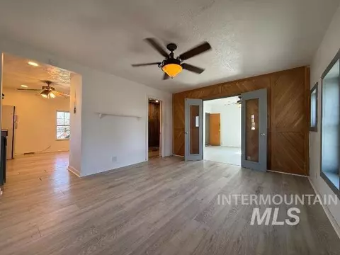Living - 902 E Main, Weiser, ID 83672 photo 1 of 5