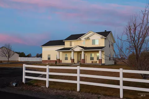 3813 N 2456 E, Filer, ID 83328