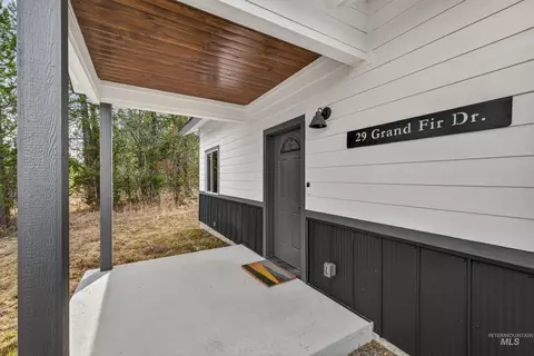29 Grand Fir Dr, Donnelly, ID 83615