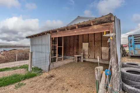 Exterior - 1492 Weiser River Rd, Weiser, ID 83672 photo 4 of 14