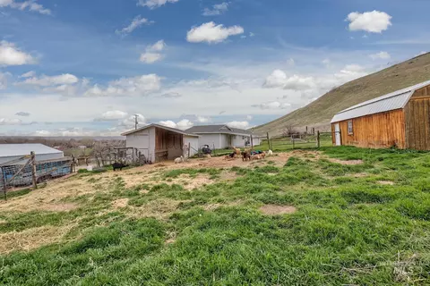 Exterior - 1492 Weiser River Rd, Weiser, ID 83672 photo 9 of 14