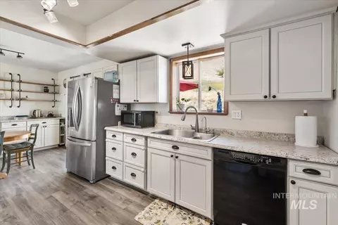 Kitchen - 1492 Weiser River Rd, Weiser, ID 83672 photo 4 of 4