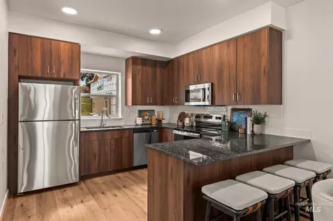 7439 W Swain Ln, Garden City, ID 83714