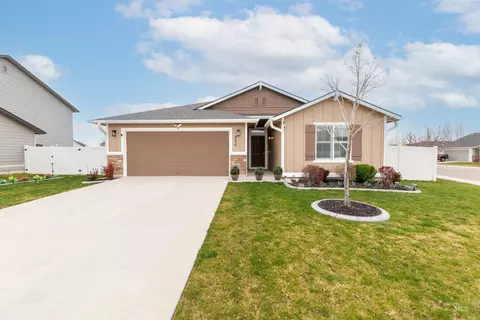 944 S Rangipo Ave, Kuna, ID 83634