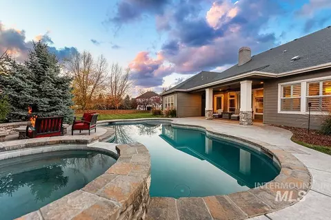 1102 N Lionbridge Ave, Eagle, ID 83616