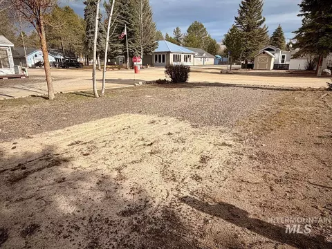 16 B St, Cascade, ID 83611 photo 3