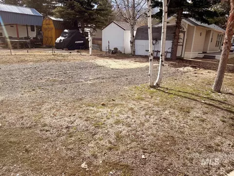 16 B St, Cascade, ID 83611 photo 2