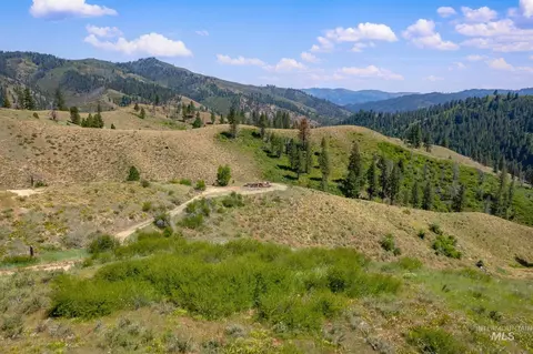 49 Walker Creek Dr, Boise, ID 83716