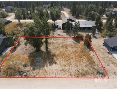 206 Lainey Ln, Idaho City, ID 83631
