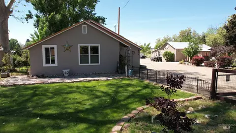 2133 Hollywood Blvd, Emmett, ID 83617