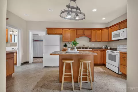 815 2nd St, Asotin, WA 99402