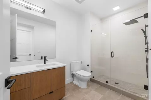 Bath - 55 E State St #201, Eagle, ID 83616 photo 5 of 5
