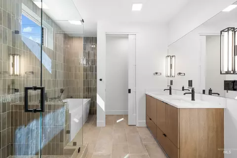 Bath - 55 E State St #201, Eagle, ID 83616 photo 1 of 5