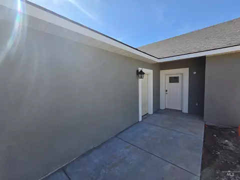 Exterior - 40 Lakeside Loop, Burley, ID 83318 photo 2 of 3