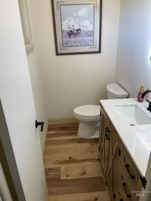 Bath - 2155 E 1775 S, Gooding, ID 83330 photo 1 of 2