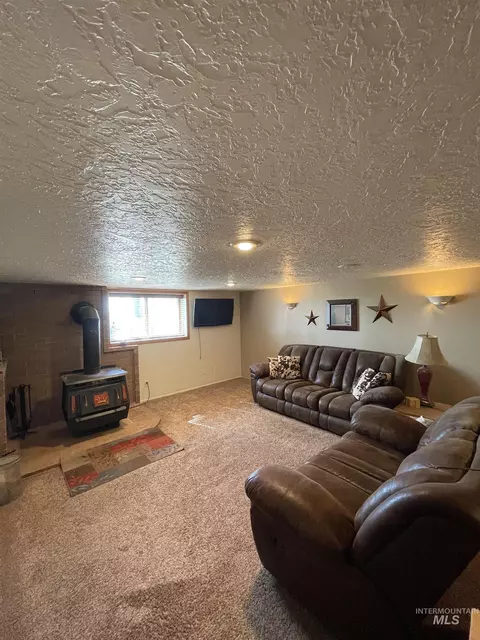 Living - 2155 E 1775 S, Gooding, ID 83330 photo 1 of 1