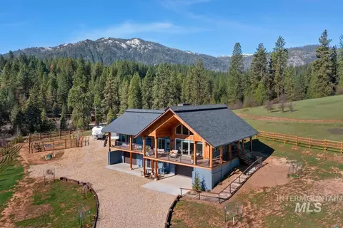 21 Open Rd, Garden Valley, ID 83622