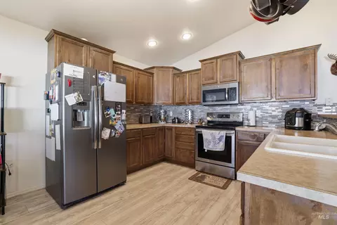Kitchen - 1008 S Date St, Jerome, ID 83338 photo 1 of 2