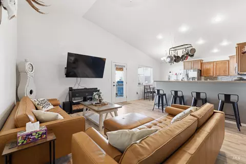 Living - 1008 S Date St, Jerome, ID 83338 photo 3 of 3