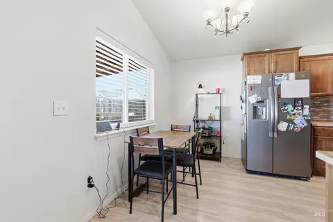 Dining - 1008 S Date St, Jerome, ID 83338 photo 1 of 2