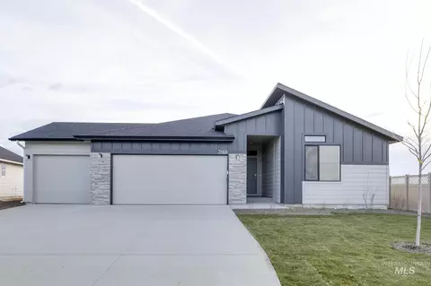 5326 E Phelps Lake Dr, Nampa, ID 83687