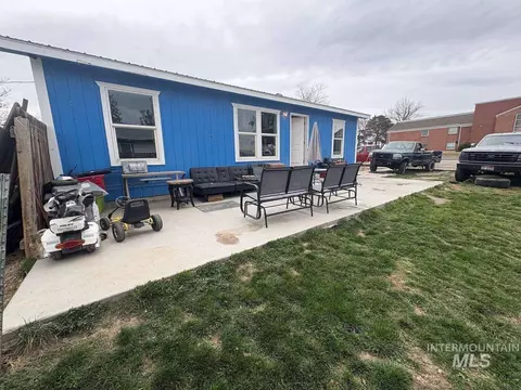 111 Randolph Dr, Melba, ID 83641 photo 1
