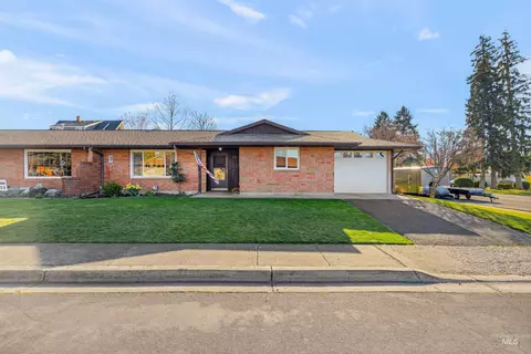 3439 7th Street D, Lewiston, ID 83501