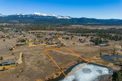 13976 Ramos Ct, Mccall, ID 83638