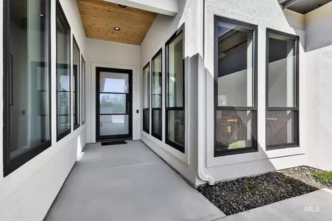Entry Way - 7906 W Heugh Ln, Eagle, ID 83616 photo 1 of 3