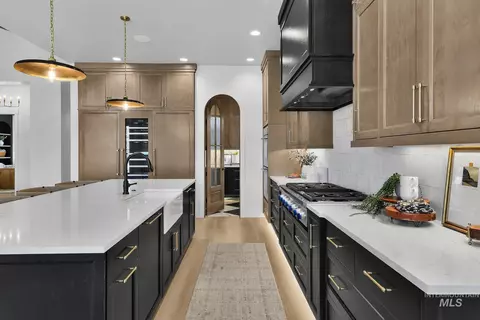 Kitchen - 7906 W Heugh Ln, Eagle, ID 83616 photo 5 of 6