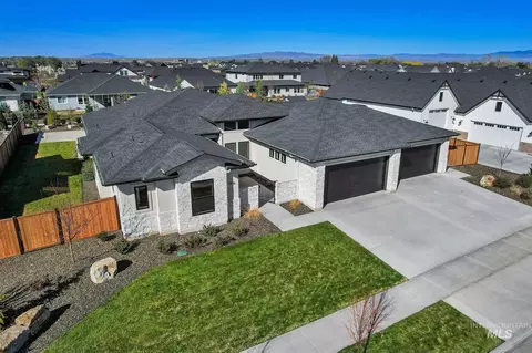 Exterior - 7906 W Heugh Ln, Eagle, ID 83616 photo 1 of 7