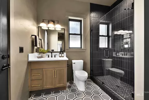Bath - 7906 W Heugh Ln, Eagle, ID 83616 photo 7 of 9
