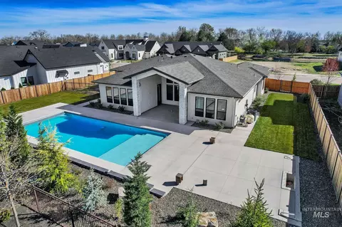 Exterior - 7906 W Heugh Ln, Eagle, ID 83616 photo 6 of 7