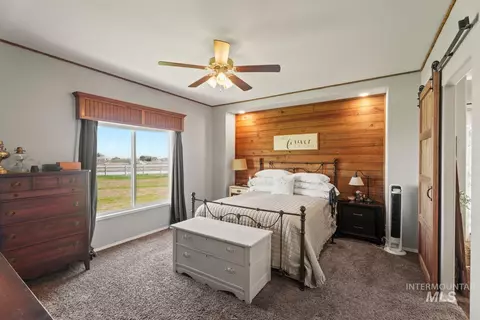 Bedroom - 19979 Top Rd, Greenleaf, ID 83626 photo 2 of 4