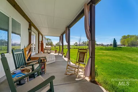 Exterior - 19979 Top Rd, Greenleaf, ID 83626 photo 9 of 12