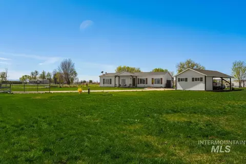 Exterior - 19979 Top Rd, Greenleaf, ID 83626 photo 8 of 12